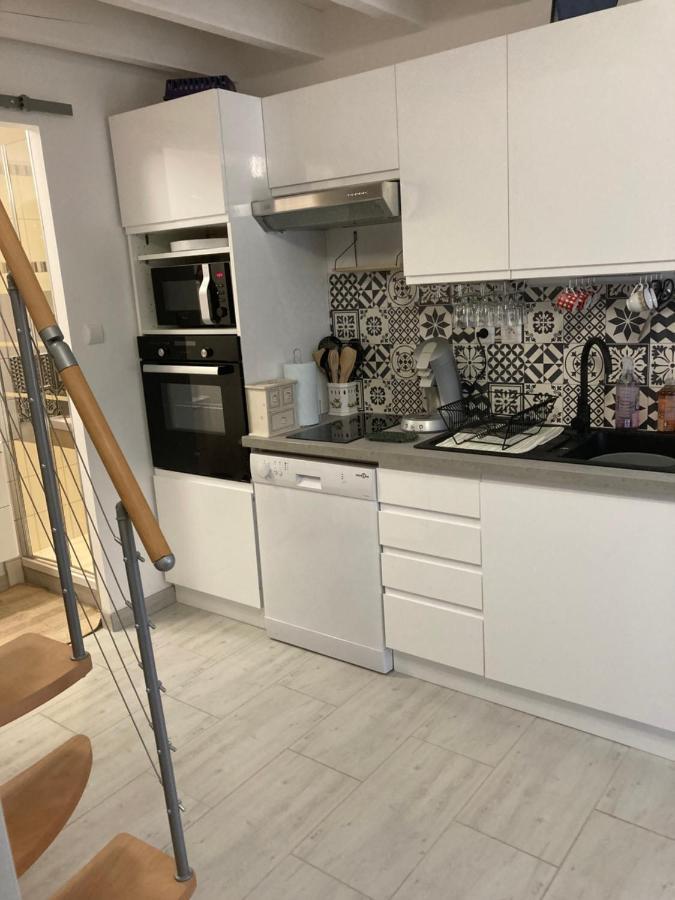 Au Havre De Paix Apartment Gareoult Bagian luar foto