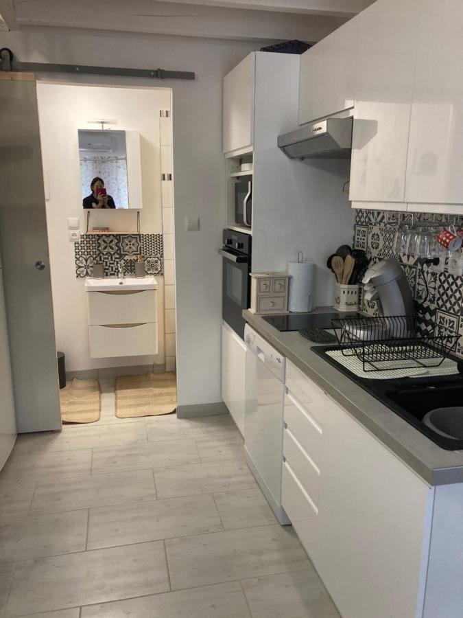Au Havre De Paix Apartment Gareoult Bagian luar foto