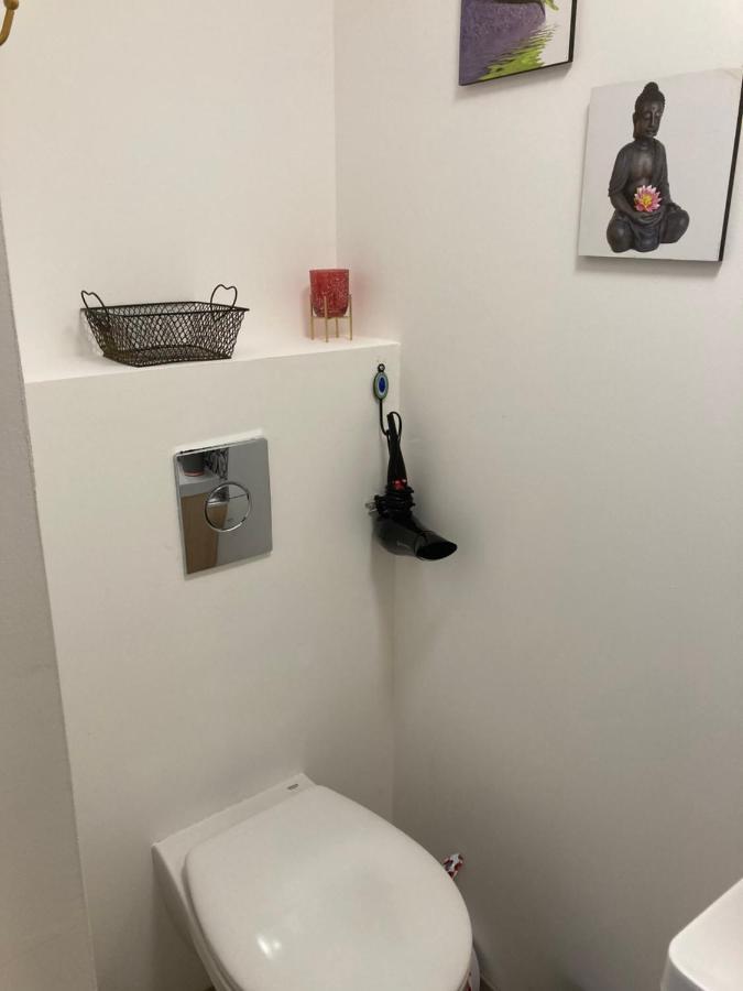Au Havre De Paix Apartment Gareoult Bagian luar foto