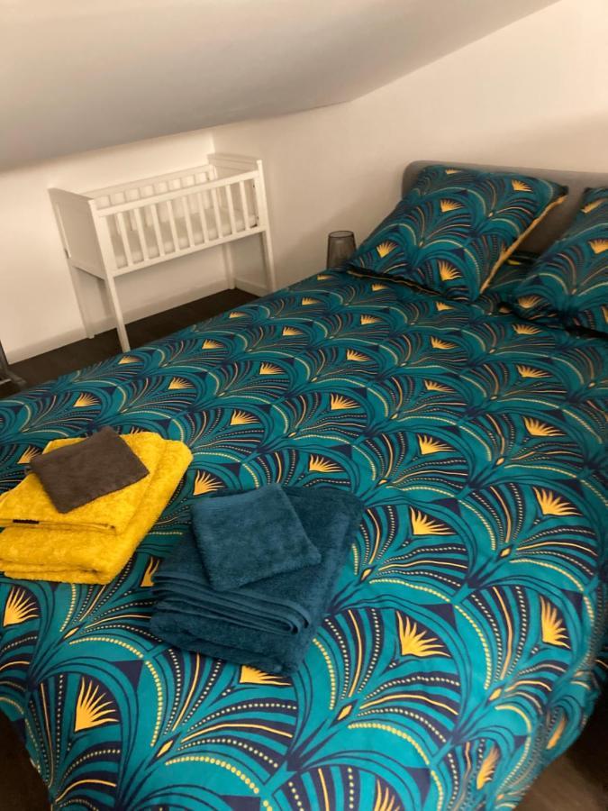 Au Havre De Paix Apartment Gareoult Bagian luar foto